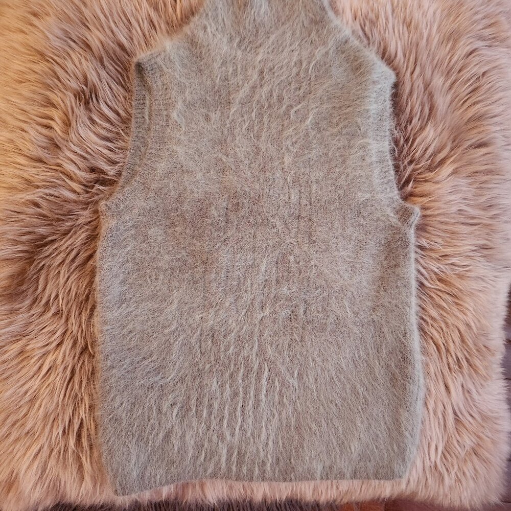 Pre-loved Brushed Turtle Neck Sleeveless Sweater